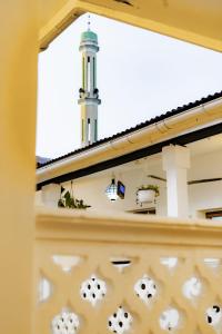 Emerald Palm Courtyard Hotel