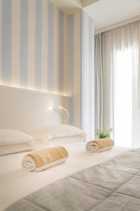 Double Room with Extra Bed room in Hotel Villa Rosa Riviera