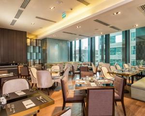 Oakwood Makati Avenue