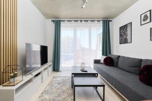Fresh & Stylish Apartments in Poznań with Parking & Balcony by Noclegi Renters