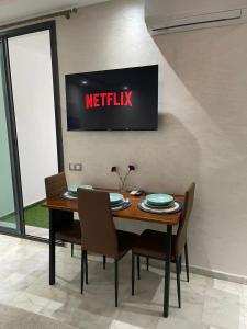 Miramare Cosy appartement pied dans leau avec piscine