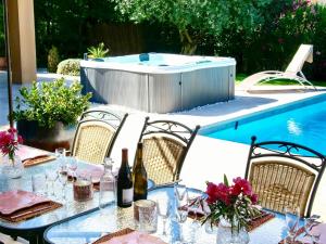 Villas Modern Villa in Villars with Sauna : photos des chambres