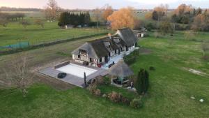 Maisons de vacances Maison Normande avec piscine a 10 min d'Honfleur : photos des chambres