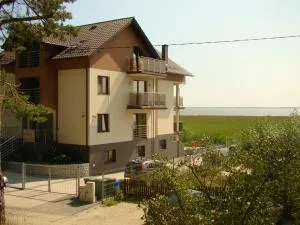 Villa Piaski - 新卡尔奇马