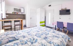 Lovely Apartment In Marcana With Wifi