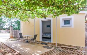 Lovely Apartment In Marcana With Wifi