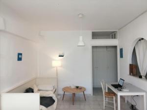 Renovated apartment in the heart of Paroikia. - Ubytování bez kategorie ve městě Kampos