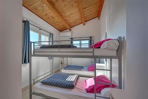 Maisons de vacances Barbouillet - Maison avec piscines partagees : photos des chambres
