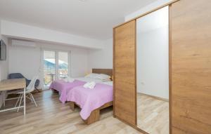 Awesome Apartment In Rogotin With Wifi