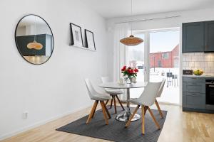 Luxurious newly built villa with patio and private parking