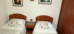 Apartments and Rooms Laura