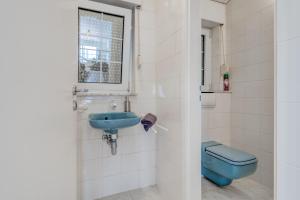 Luxury apt w shared pool 3 balconies and terrace