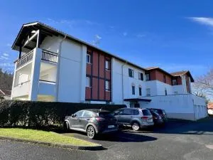 Joli T2 bis lumineux, calme avec terrasse, 1 chambre, accès internet à Cambo-les-Bains - FR-1-495-56 - 伊特萨苏