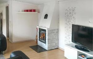 3 Bedroom Cozy Home In Mönsterås