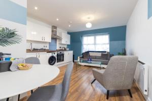1BR Hideaway in Coventry - MH Apartment