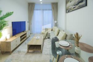 Modern 1br Jvc Balcony & Free Parking Pool