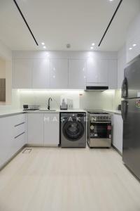 Modern 1br Jvc Balcony & Free Parking Pool