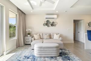 The Crescent at Coral Beach 101 condo