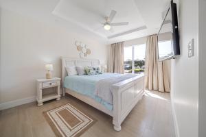 The Crescent at Coral Beach 101 condo