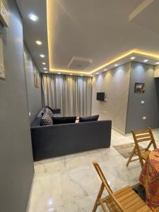 Cozy king bed in 6 of October city