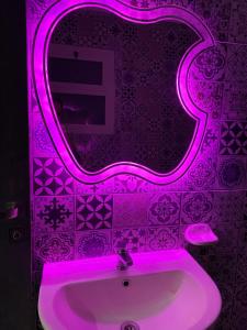 Cozy king bed in 6 of October city