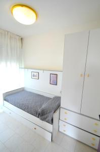 One bedroom flat with balcony next to the sea