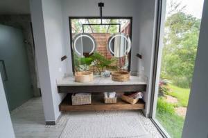 Modern Villa Overlooking Macal River Valley