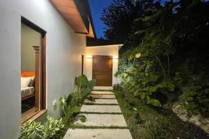 Private Modern Villa Near Resort District