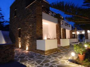 Tinos Suites & Apartments with sea view