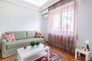 Super Central Apartment in Syntagma by Athenian Keys
