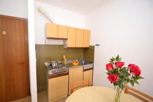 Sunny apartment right by the beach