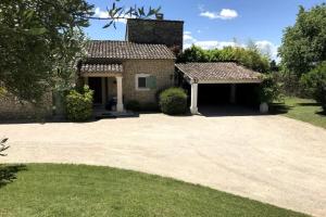 84A - "Mas dElise" magnificent villa with pool in the heart of Luberon