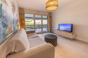 06AH - Superb waterfront T2 - swimming pool