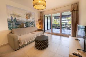 06AH - Superb waterfront T2 - swimming pool