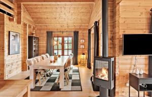 Lovely Home In Væggerløse With Kitchen