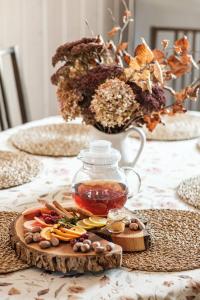 Na kwietnej łące - chata w Bieszczadach wysokich