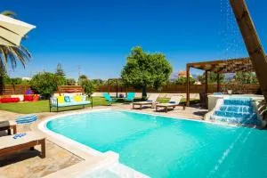 Aestas Residence, Refined Summer Retreat with Pool, By ThinkVilla - Prínos