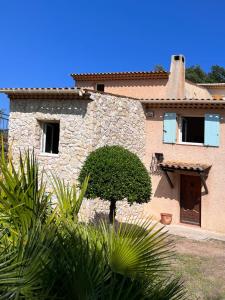 Villas Family Villa for 12 with Pool - Sea & Nature View near Cannes : photos des chambres