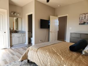 Balcony Suite 2 Fraser Family Vineyard Stay in Amador