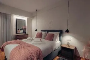 Vivian's Deluxe Apartment - Ptokhokomíon