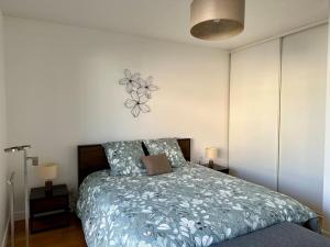 Appartement 2 pièces 57m2 Terrasse sur cour Proche Paris Porte Maillot