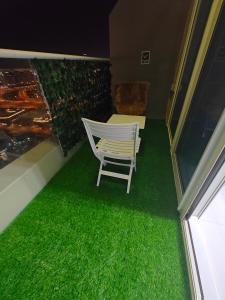 LeModCasa: Smart, modern studio in JVC