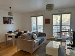 Appartement 2 pièces 57m2 Terrasse sur cour Proche Paris Porte Maillot