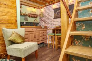 Miami Tiny Vintage Cottage