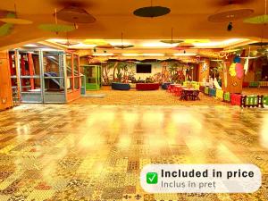 YamaLuxe Apartments - Pink & Gold With Many Facilities