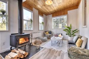 Spacious cottage in forest with spa