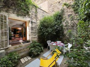 Appartements Tranquil apt with patio, Pezenas historic centre : photos des chambres