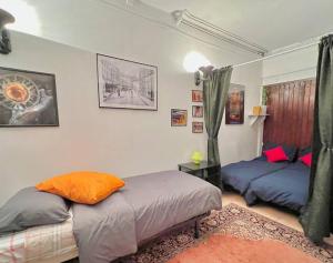 Appartements Tranquil apt with patio, Pezenas historic centre : photos des chambres