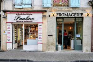 Appartements Tranquil apt with patio, Pezenas historic centre : Appartement 2 Chambres