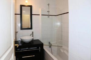 Residence La Combe D Or - Appartement en résidence de standing MAE-2064